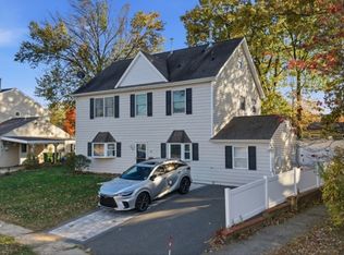 18 Baxter Rd, Edison, NJ 08817