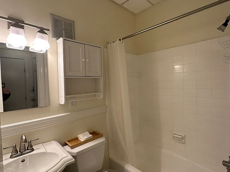 302 Newbury St #2 — Photo 6