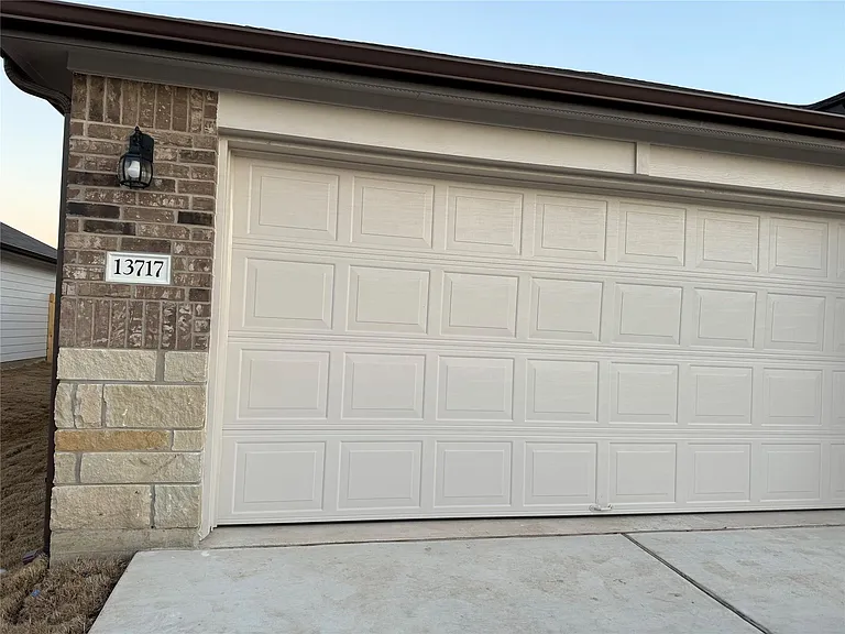 13717 Thomas Wheeler Way — Photo 20