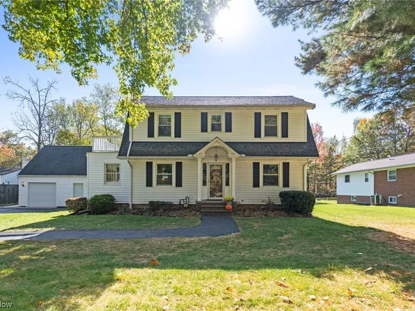 28414 Evergreen Dr, Wickliffe, OH 44092