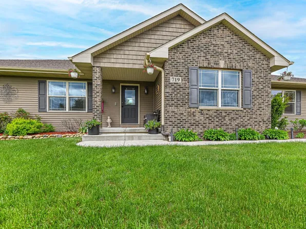719 Grove TRAIL, Twin Lakes, WI 53181