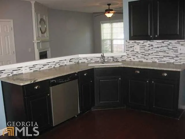 400 Wittenridge Ct — Photo 4