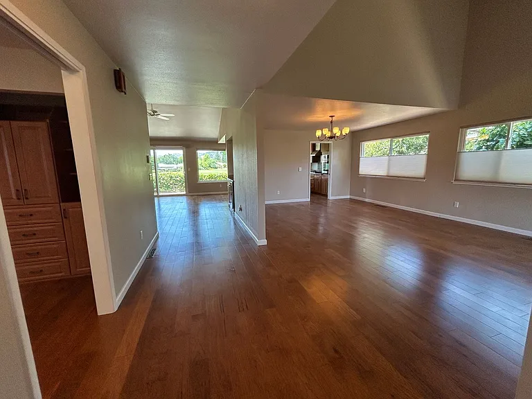 329 Oak Leaf Cir — Photo 3
