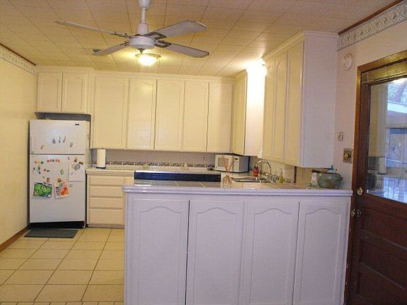 4th image of 767 Valley Oaks Dr