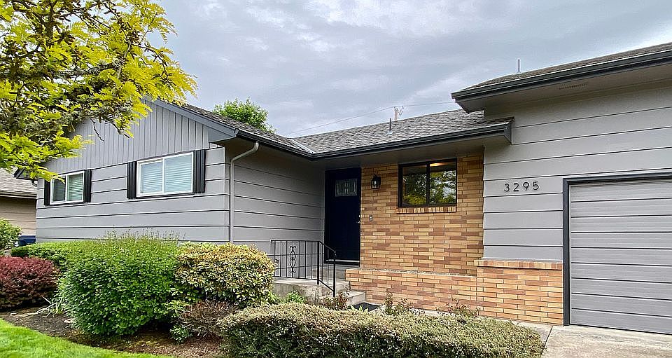2nd image of 3295 Montebello Ave