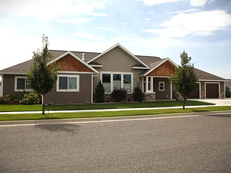 347 Obsidian Ave — Photo 1