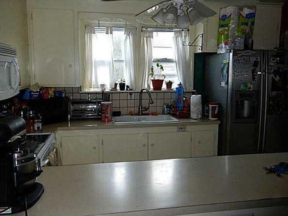 5th image of 1414 Plainfield Pike