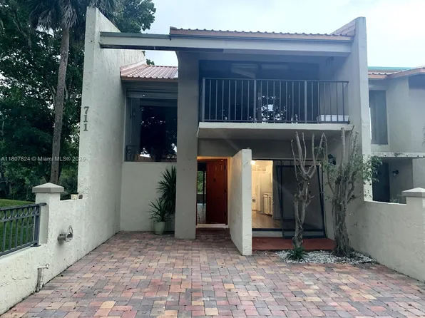 711 E Coco Plum Cir APT 5, Fort Lauderdale, FL 33324