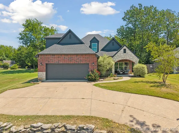 4805 S McKinley Ave, Sand Springs, OK 74063