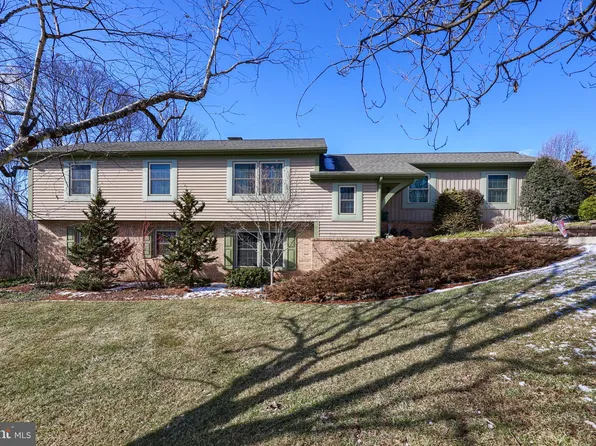 1 May Apple Dr, Hummelstown, PA 17036