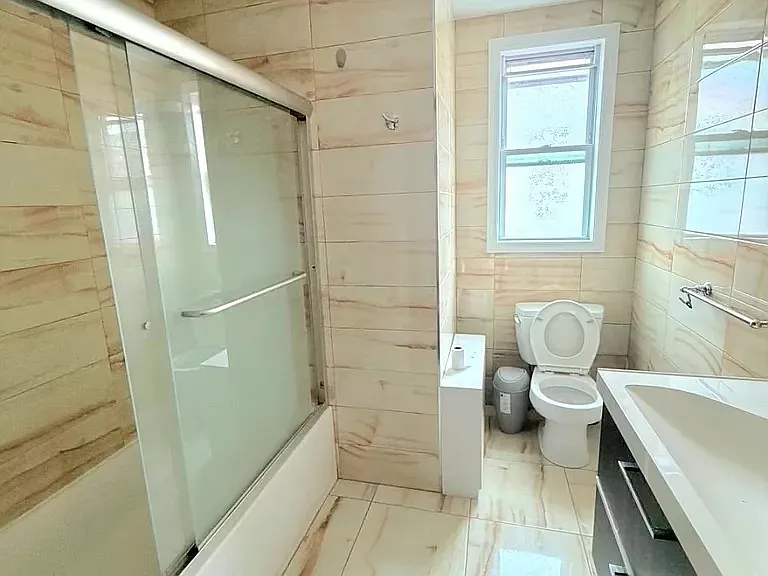 2 bed, 1000 sqft, $2,700 — Photo 3
