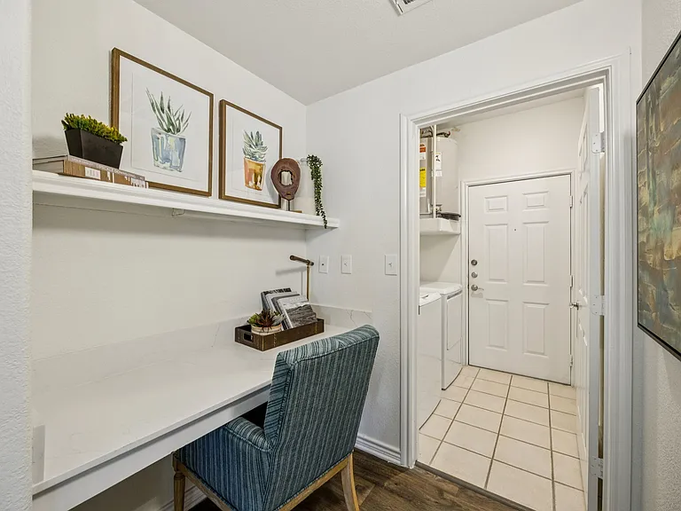 McDermott Place — Photo 14