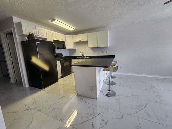 5th image of 251 Circle Dr #A