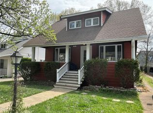 34 E Jackson Rd, Saint Louis, MO 63119