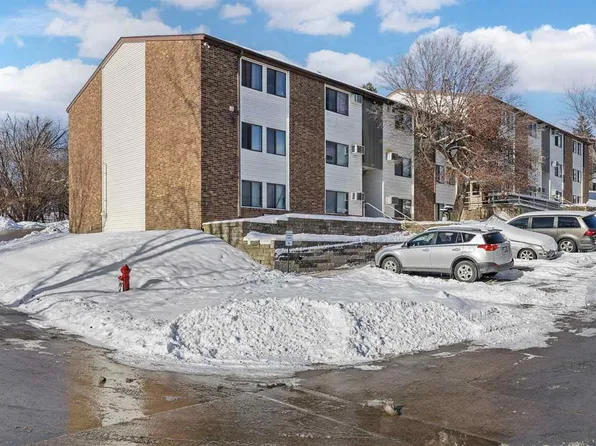 904 Benton Dr APT 32, Iowa City, IA 52246