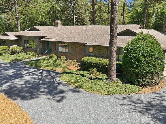 4th image of 370 Donald Ross Drive