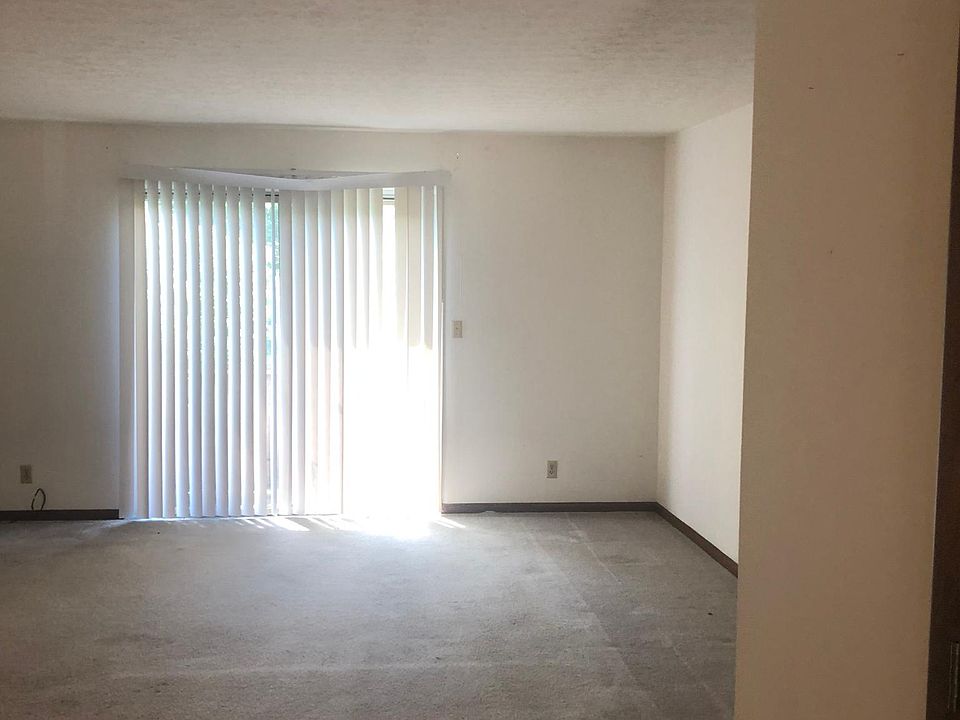 1st image of 709 N Hills Dr