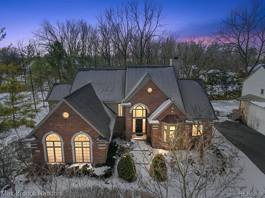 6923 Crosswell Dr, West Bloomfield, MI 48322 Zillow