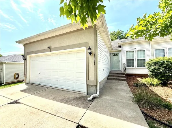 11911 E 85th St, Raytown, MO 64138