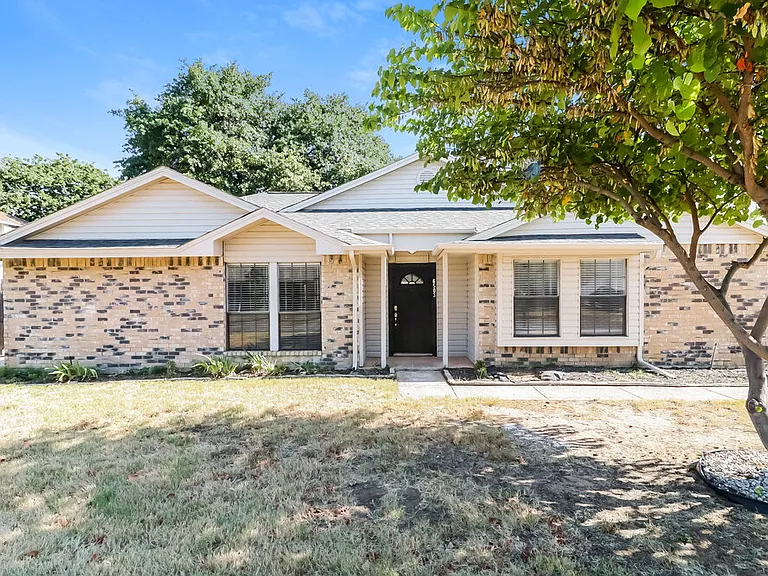6503 Rockland Dr — Photo 1