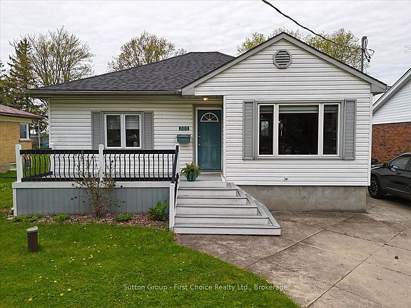 3rd image of 202 Huron Rd