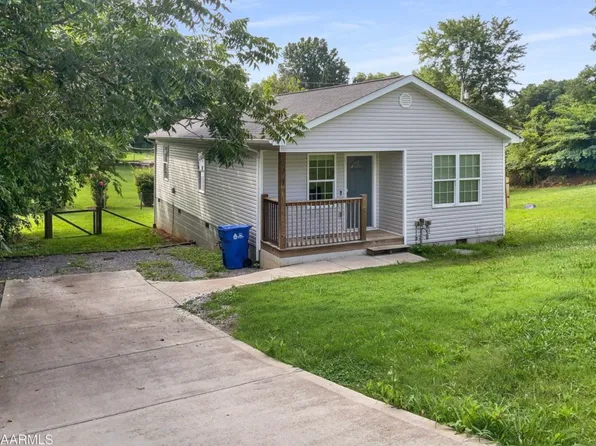 219 W Watt St, Alcoa, TN 37701