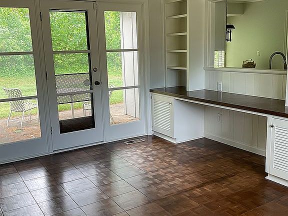 4th image of 154 Orchard Hill Dr