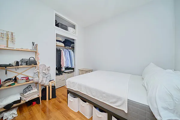 Rented by Living New York | media 10