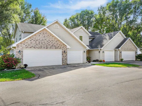498 Cledell St Unit 2, Oregon, WI 53575