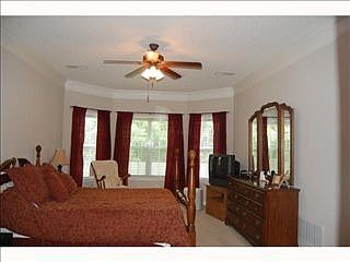 3rd image of 325 Walnut Gardens Dr