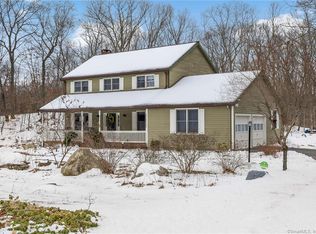 97 Bennett Dr, Hampton, CT 06247