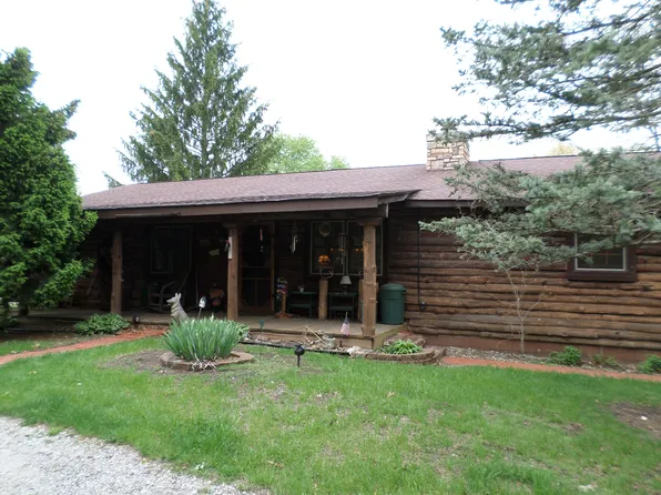8163 N Seminole Pl, Walkerton, IN 46574