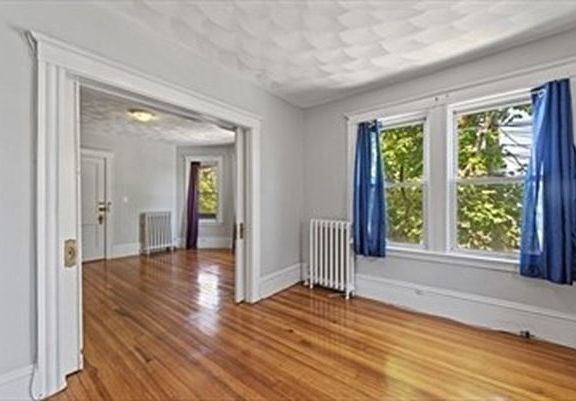 4th image of 102 Leach St #2