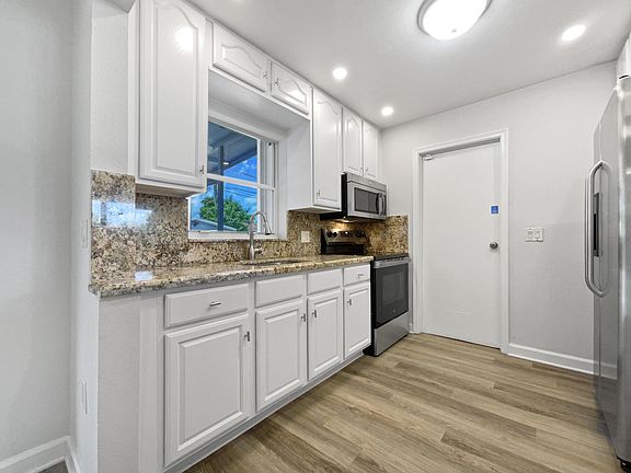 2nd image of 11391 NW 37th Street