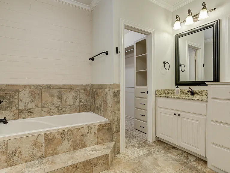 803 Avenue S — Photo 11