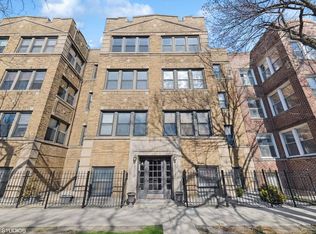 1520 W Addison St #3, Chicago, IL 60613