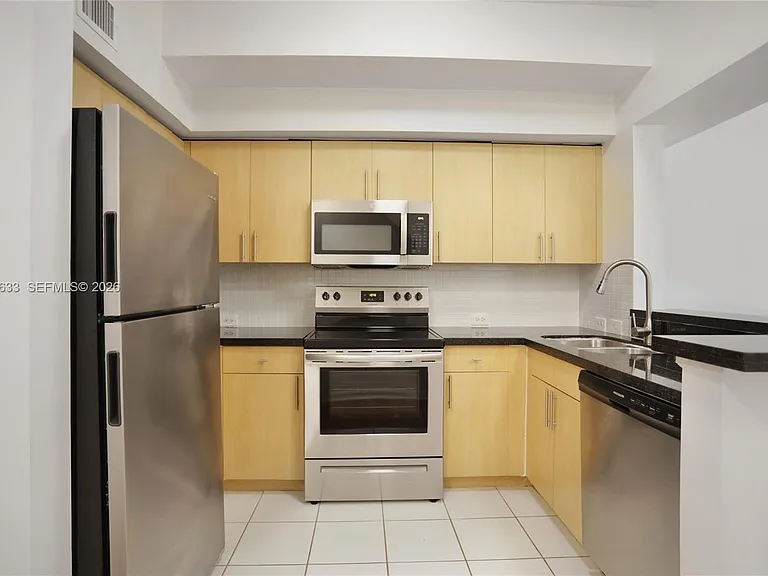 2941 NE 185th St #1305 — Photo 7