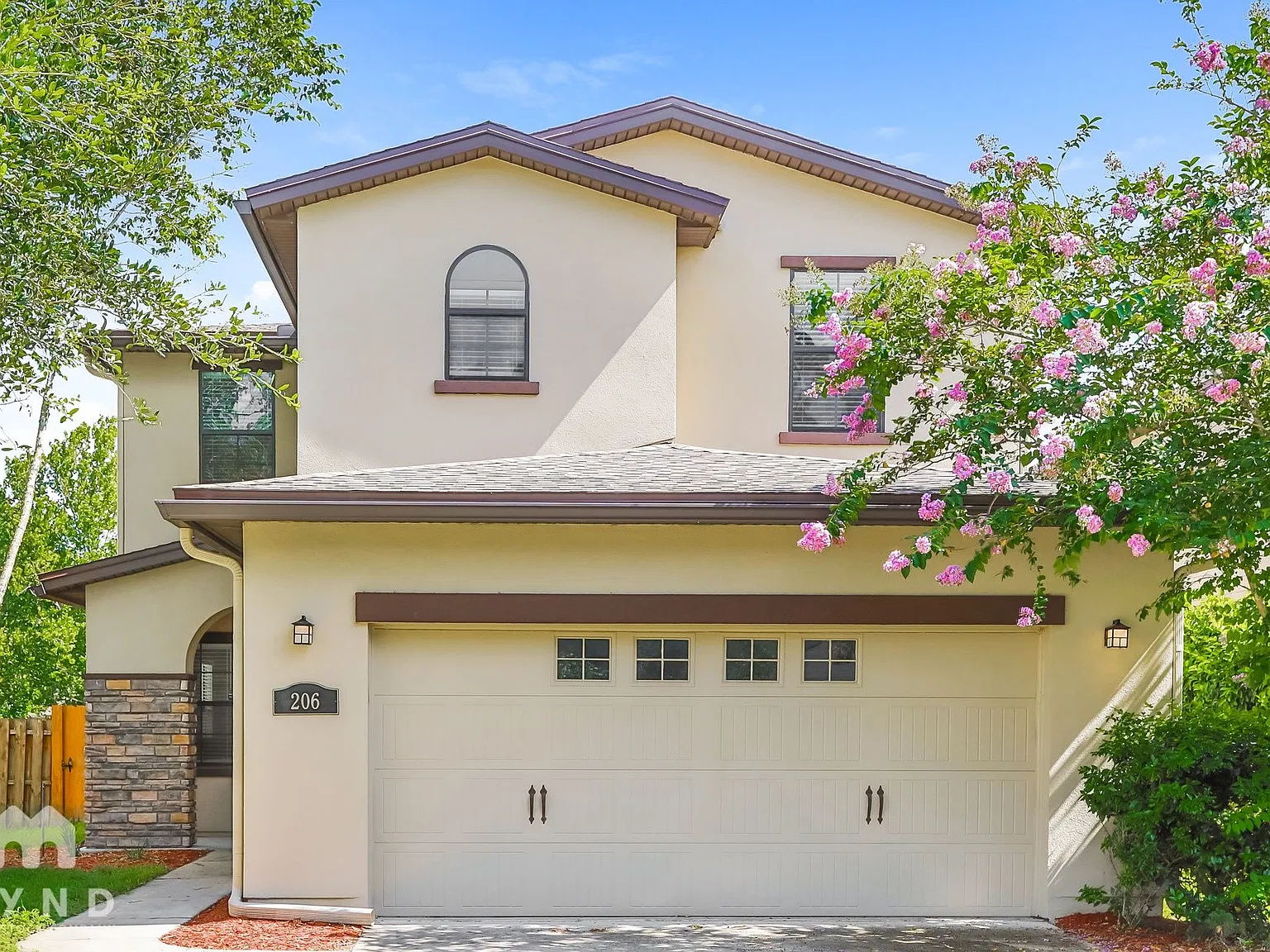 4 bed, 2.5 bath, 2474 sqft, $2,395 — Photo 1