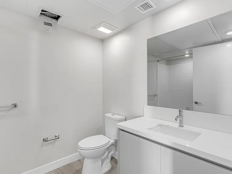 825 Coronado-Building — Photo 45
