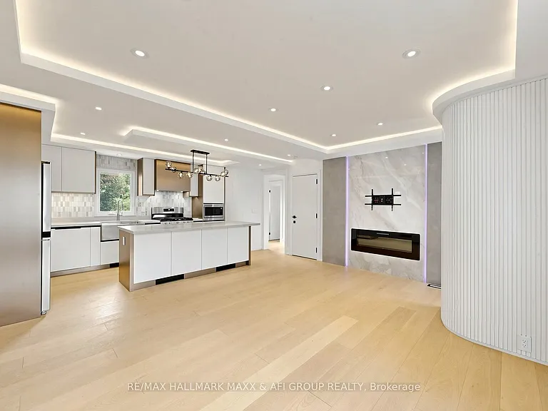 103 Ruggles Ave — Photo 3