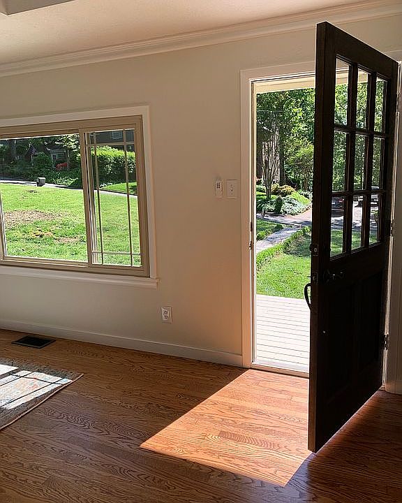 1st image of 3933 Forest Glen Dr