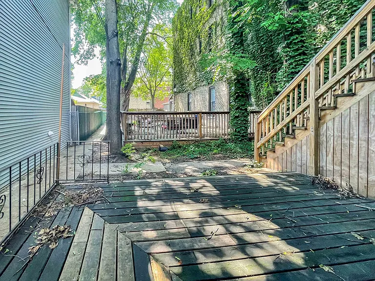 2254 N Southport Ave — Photo 5