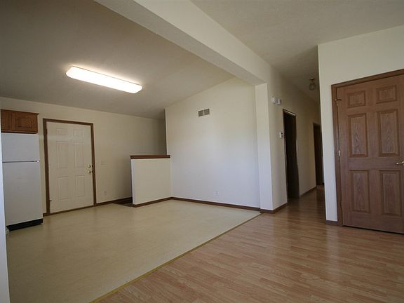 4th image of 17558 Bentwood Dr