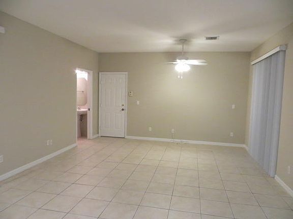 4th image of 2044 SE Avon Park Dr