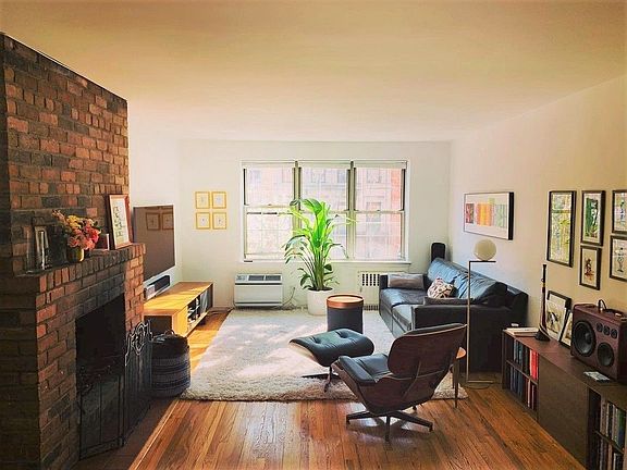 2nd image of 63 Saint Marks Pl APT 3A