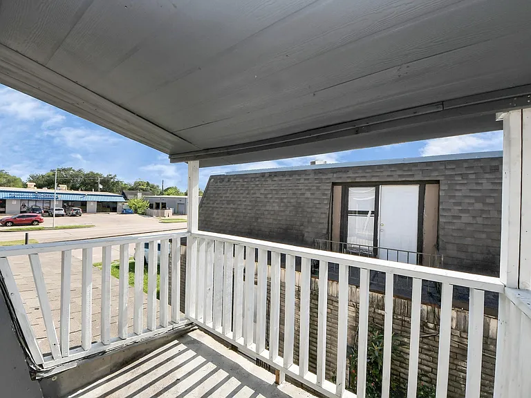12068 Beechnut St #C — Photo 38