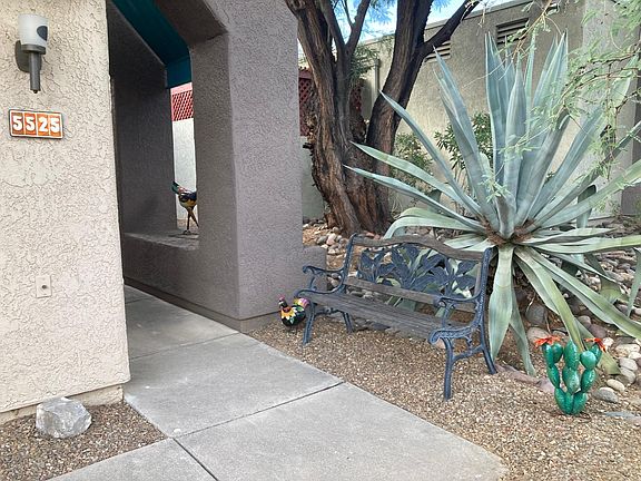 4th image of 5525 N Mica Mountain Dr