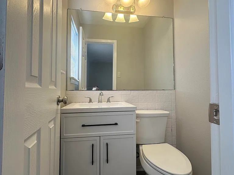 910 Van Horn St — Photo 11