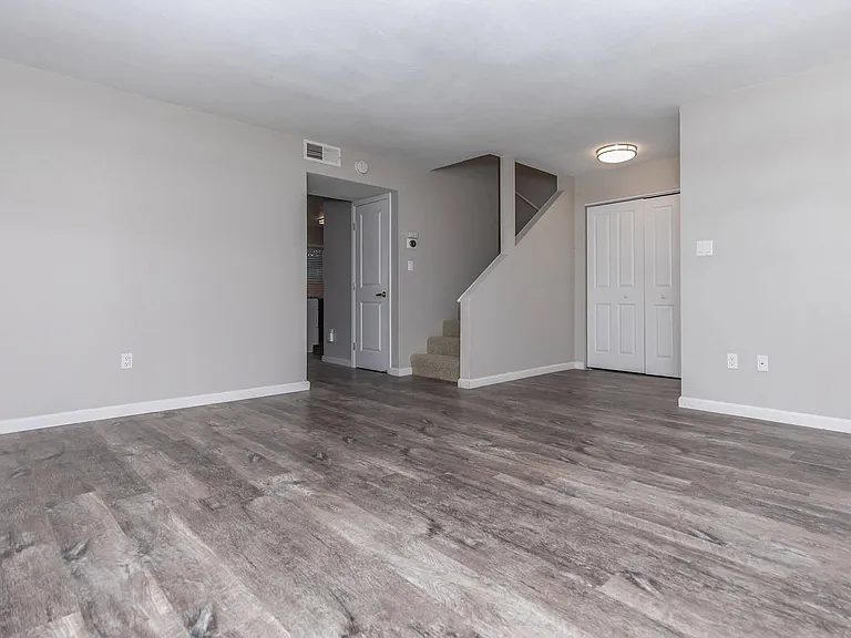 54 Quay Ct — Photo 103
