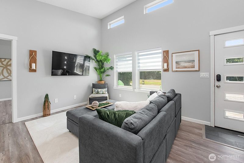 2nd image of 320 Marine View Drive SW